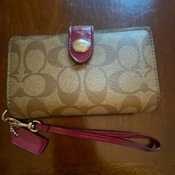 Coach Wristlet/wallet - Picture 1 of 5